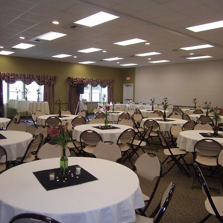 Stay Beyond Inn & Suites Elma Bagian luar foto