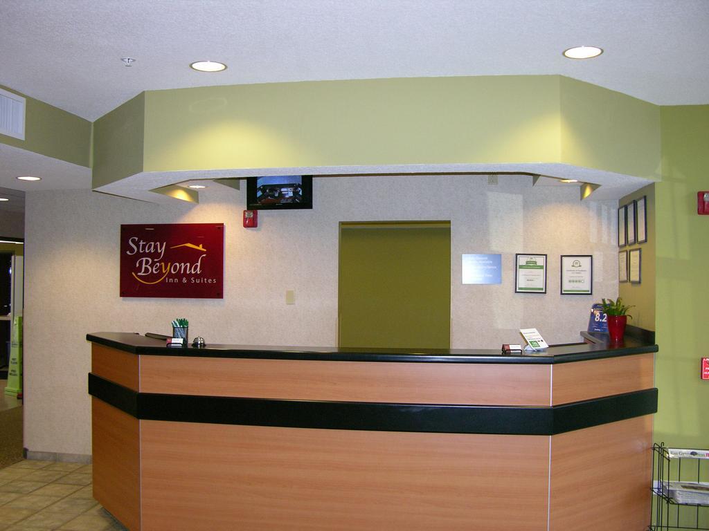 Stay Beyond Inn & Suites Elma Bagian luar foto