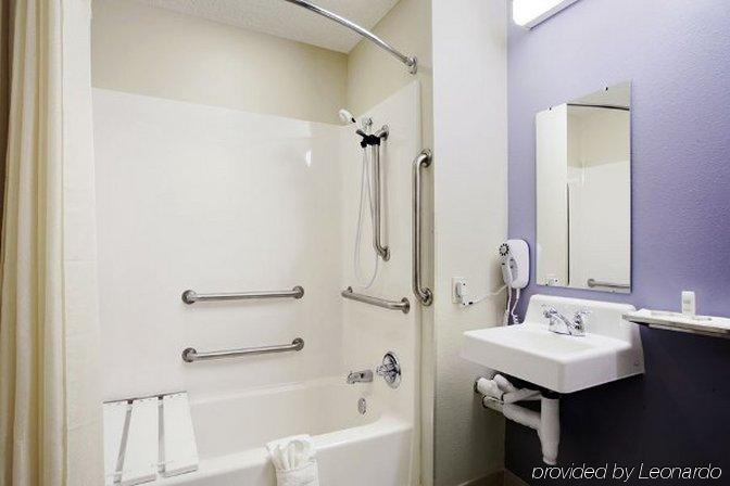 Stay Beyond Inn & Suites Elma Bagian luar foto