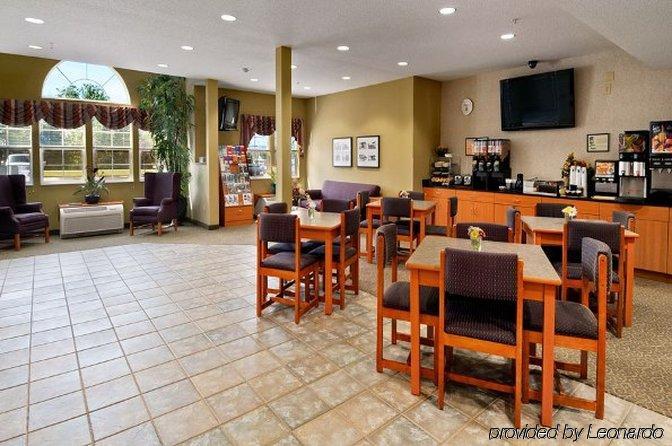 Stay Beyond Inn & Suites Elma Bagian luar foto