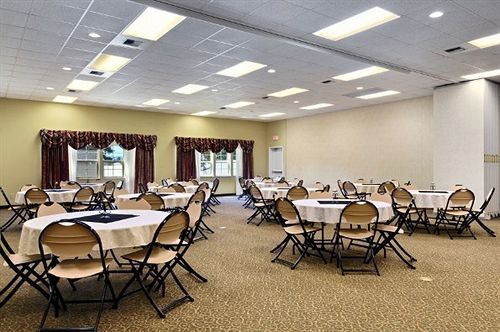 Stay Beyond Inn & Suites Elma Bagian luar foto